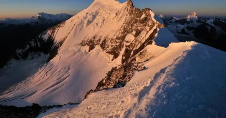 photo d'une montagne pour souligner l'importance de la sémantique